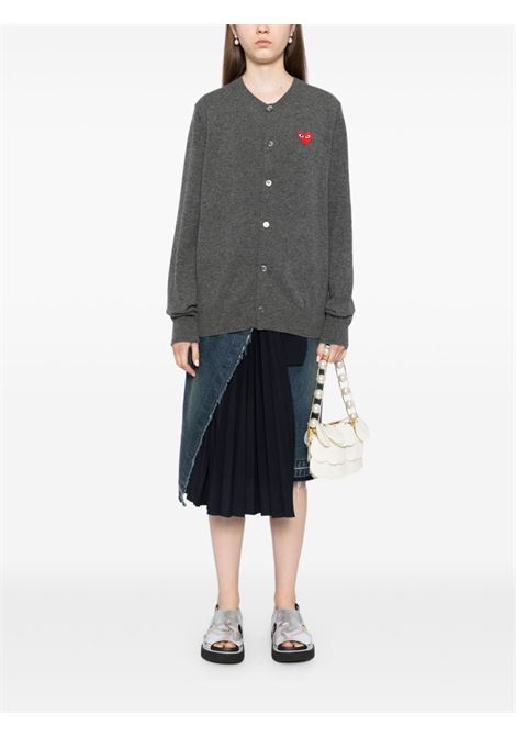 Cardigan con logo a cuore in grigio Comme des garcons play - uomo COMME DES GARCONS PLAY | AXN0070513